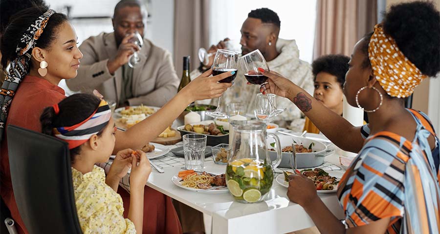 family_eating_dinner